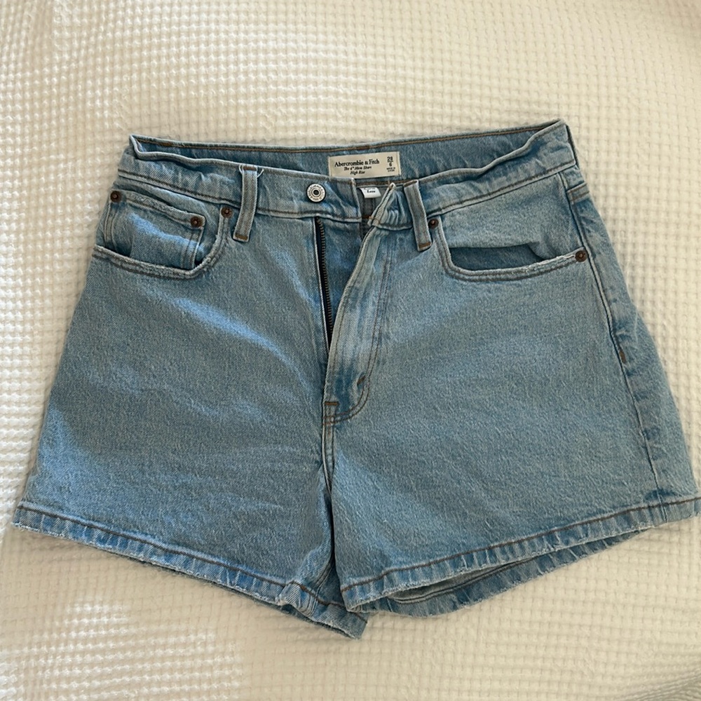 Curve Love High Rise 4" Mom Short